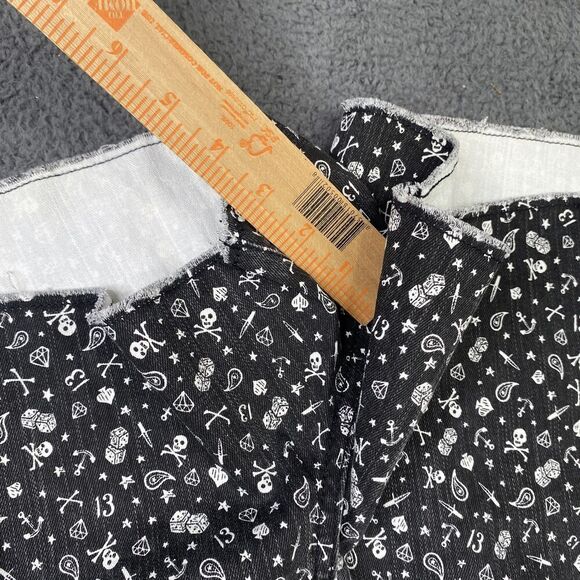 Torrid Shorts Womens 26 Black White Skull Print Denim 3.5" High Rise Raw Hem - Picture 9 of 11